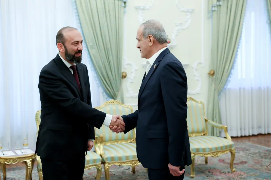 IL PRESIDENTE IRANIANO: NESSUN NEGOZIATO CON CHI RICORRE AD ASSASSINI E MINACCE