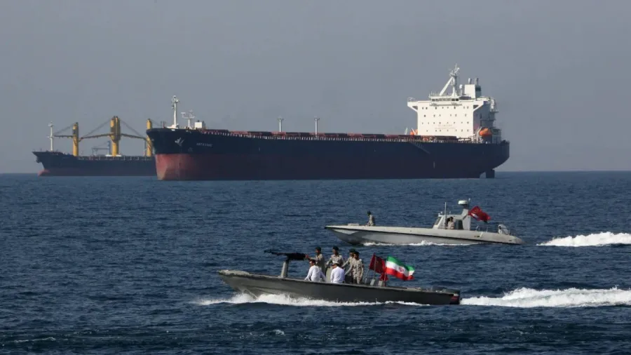 WASHINGTON VALUTA DI REVOCARE LE SANZIONI SULLA FLOTTA OMBRA DI IRAN E RUSSIA