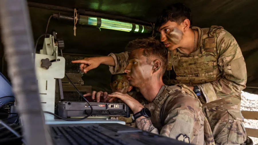 ESERCITO USA, CONTRATTI PER 93,6 MILIONI DI DOLLARI A NOVE AZIENDE PER IL COMANDO E CONTROLLO NGC2