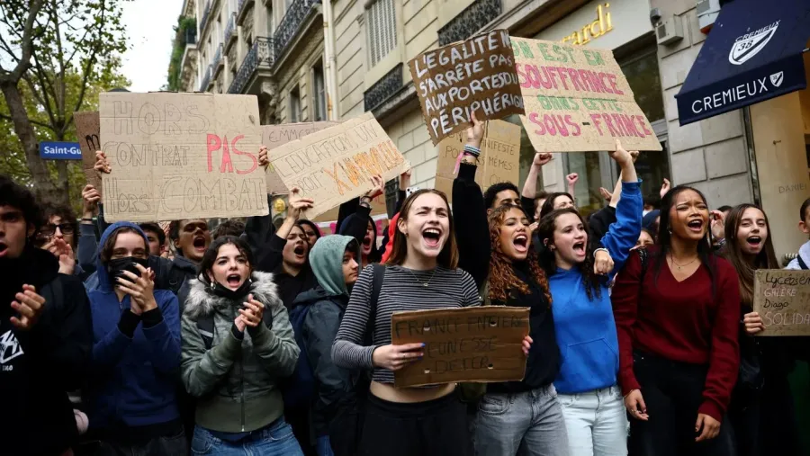 FRANCIA, PROTESTE STUDENTESCHE DA TRE SETTIMANE NELLE PERIFERIE