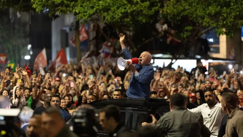 IN BRASILE BOLSONARO PERDE MA IL SUO SCHIERAMENTO CONTROLLA IL PARLAMENTO