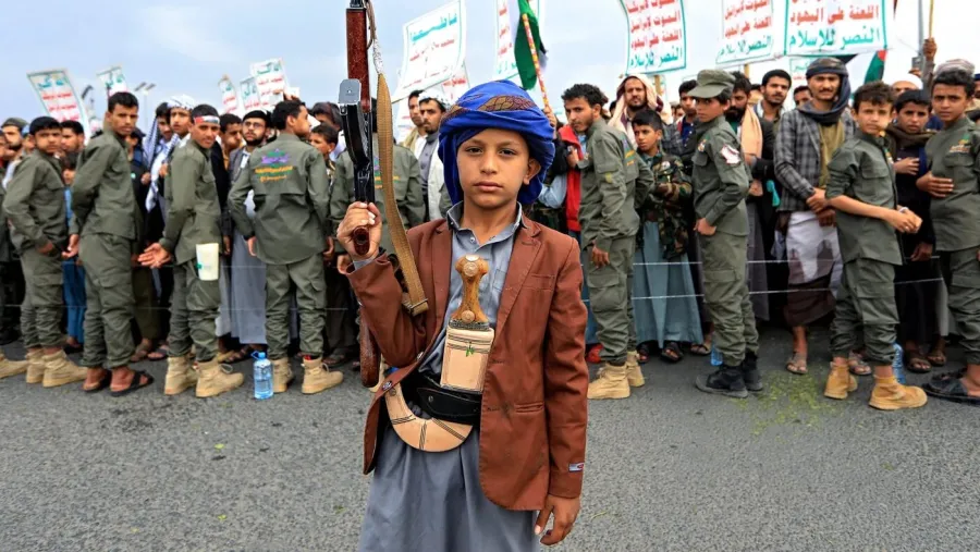 YEMEN, MINORI ANCORA RECLUTATI DA ENTRAMBE LE PARTI IN GUERRA