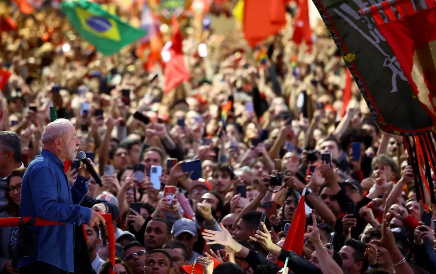 BRASILE, BALLOTTAGGIO FRA FLÁVIO BOLSONARO E LULA