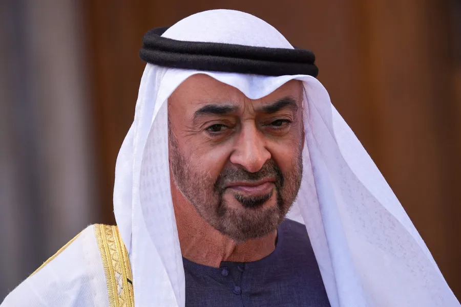 GLI EMIRATI PAGANO UN'IMPRESA GINEVRINA PER SCHEDARE UTENTI FACEBOOK CRITICI