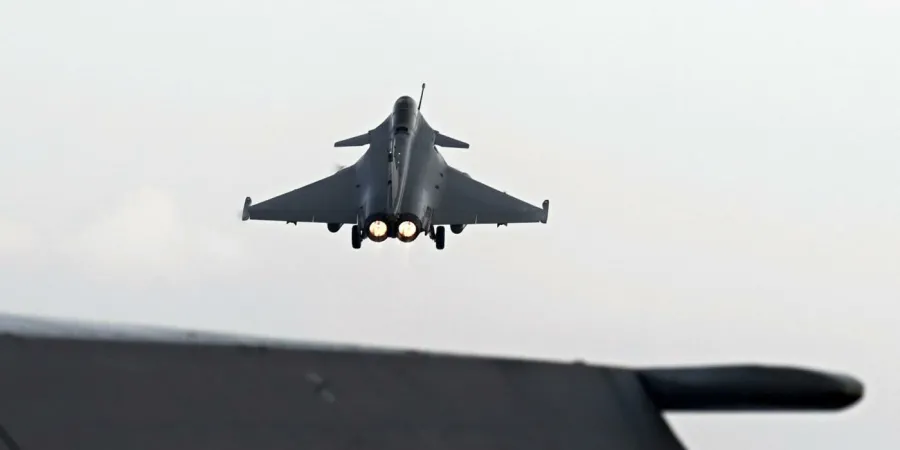 LA FRANCIA ESTENDE LA DETERRENZA NUCLEARE A DIECI PAESI EUROPEI