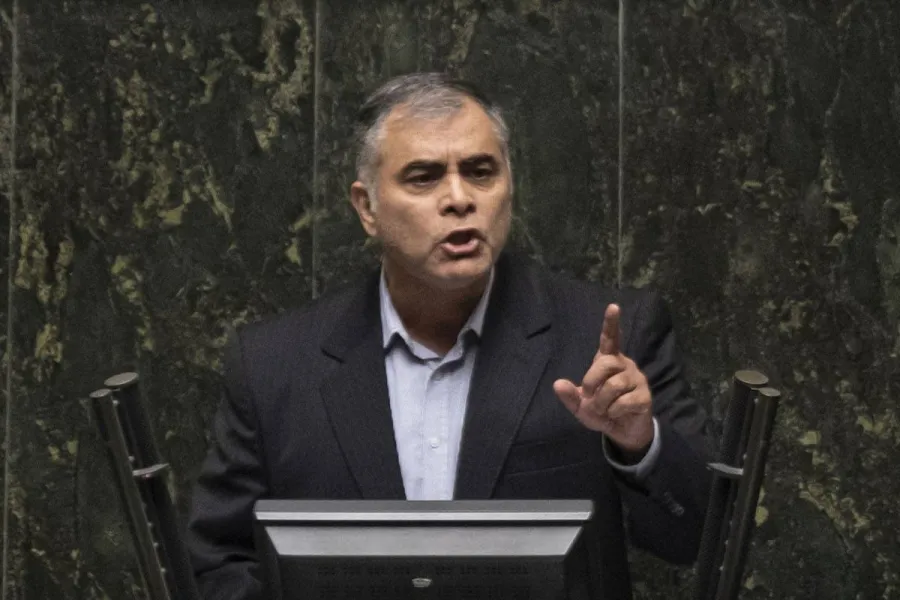 IL MINISTRO DEL PETROLIO IRANIANO PAKNEJAD SI DIMETTE