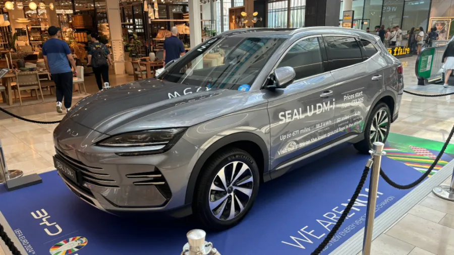 UE VALUTA DAZI DI SALVAGUARDIA SULLE AUTO IBRIDE CINESI DOPO IL NO DI PECHINO