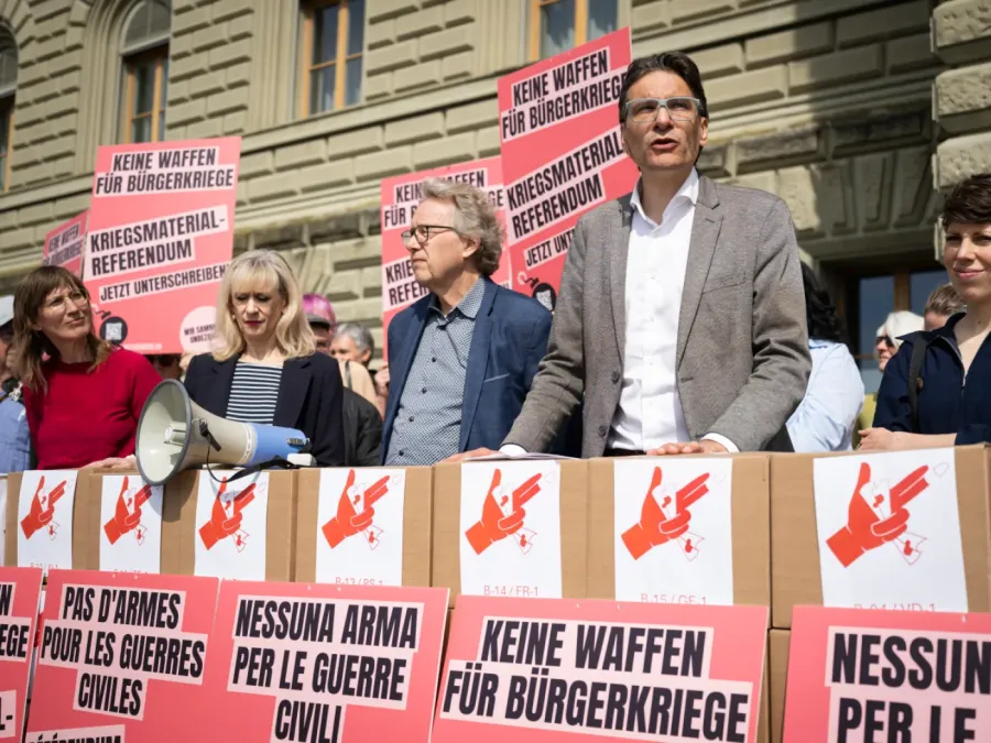 SVIZZERA, CAMPAGNA CONTRO L'ALLENTAMENTO DELL'EXPORT DI ARMI