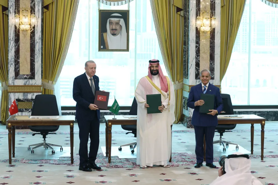 IL PATTO DI MECCA SI RIUNISCE A RIYADH MENTRE IL GOVERNO YEMENITA ANNUNCIA L'OFFENSIVA