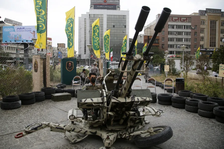 IRAN, LE GUARDIE RIVOLUZIONARIE ANNUNCIANO UNA DOTTRINA MILITARE OFFENSIVA