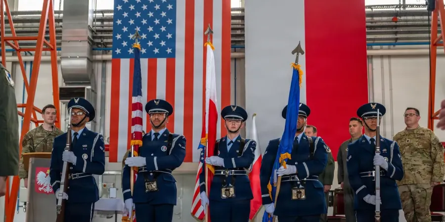 LA POLONIA TRATTA CON GLI USA PER UNA BASE MILITARE PERMANENTE
