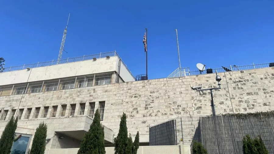 IL CONSOLE BRITANNICO PER LA PALESTINA LASCIA GERUSALEMME EST