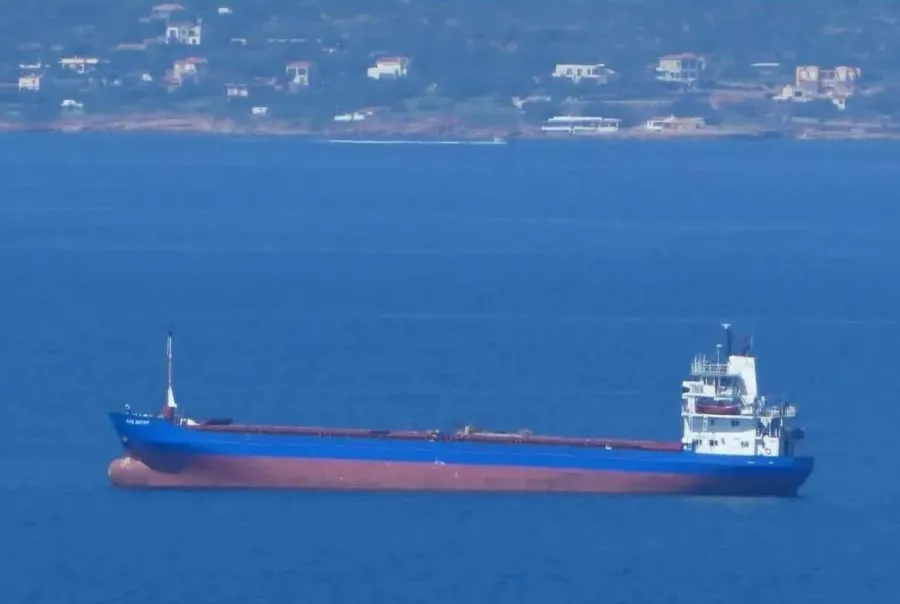 DUE NAVI MERCANTILI COLPITE DA DRONI NEL MAR NERO, UNA AFFONDA AL LARGO DELLA BULGARIA