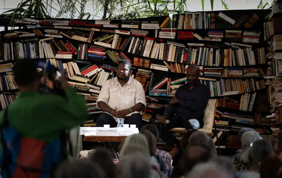 ROMANZIERE CANADESE-HAITIANO ACCUSATO DI AVER SCRITTO CON L'INTELLIGENZA ARTIFICIALE