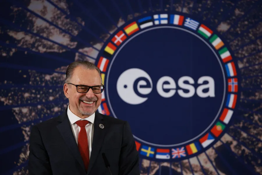 L'ESA VALUTA UN PIANO DA 10 MILIARDI PER VOLI CON EQUIPAGGIO SENZA LA NASA