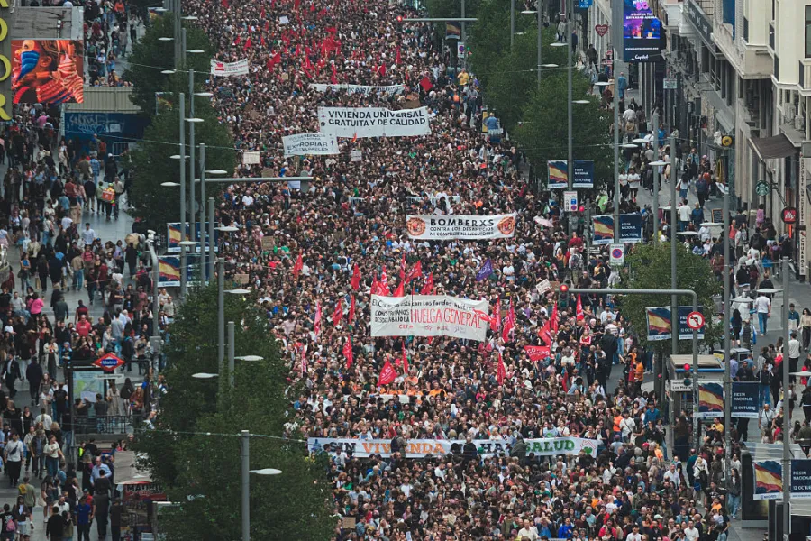 MADRID, OCCUPATA PIAZZA PUERTA DEL SOL CONTRO IL CARO AFFITTI