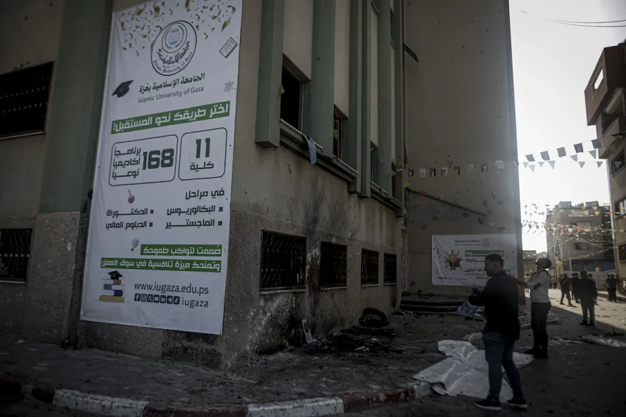HAMAS CONDANNA IL RAID ISRAELIANO SULL'UNIVERSITÀ ISLAMICA DI GAZA CITY