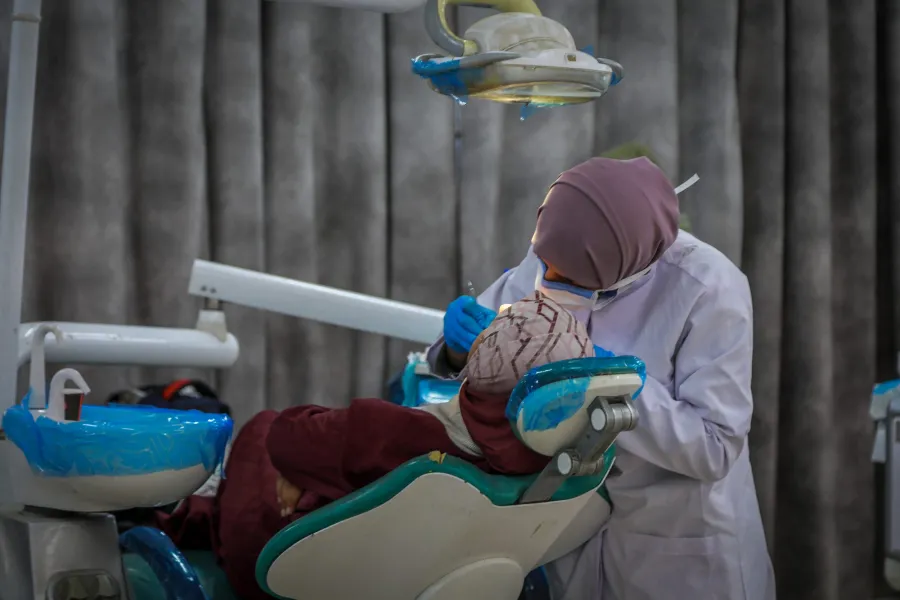 A GAZA MANCANO LE FORNITURE DENTISTICHE, I PAZIENTI SCELGONO L'ESTRAZIONE