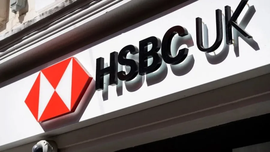 HSBC RIVEDE L'INVESTIMENTO DEL FONDO ISLAMICO IN PALANTIR