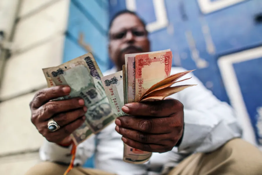 IL DEFICIT COMMERCIALE DELL'INDIA VERSO LA CINA TOCCA I 112 MILIARDI DI DOLLARI