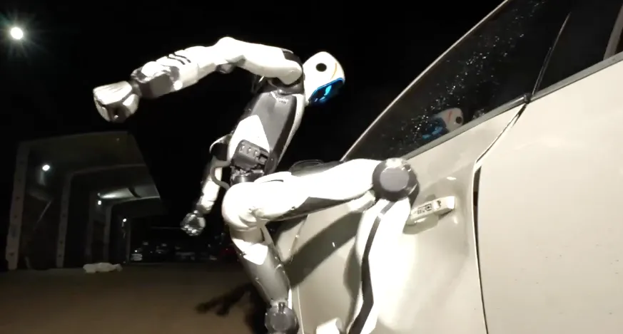 UNITREE PRESENTA IL ROBOT UMANOIDE H2-X