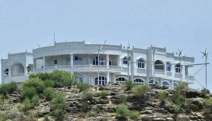 YEMEN, GLI HOUTHI OCCUPANO LA CASA DEL PRESIDENTE DEL PARLAMENTO E TAGLIANO LA VIA PER ADEN