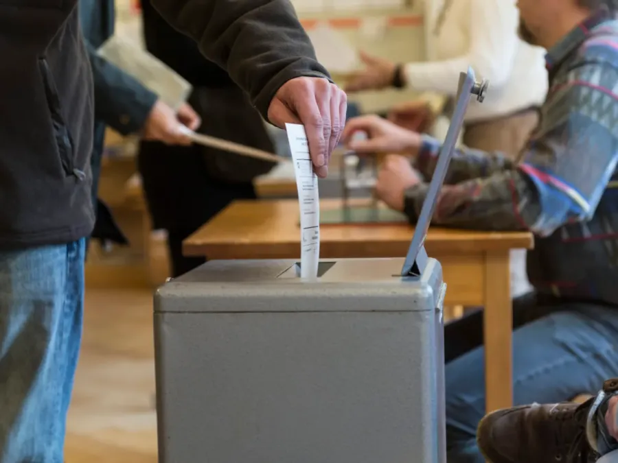 SVIZZERA, CINQUE REFERENDUM IL 28 FEBBRAIO 2027