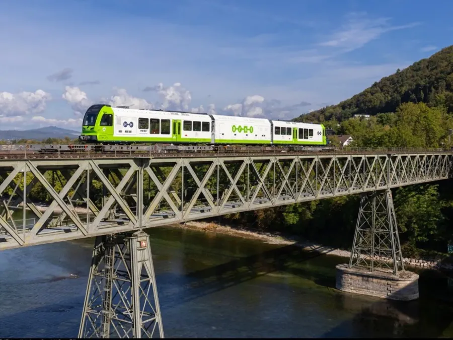 STADLER RAIL REALIZZA IL PRIMO TRENO A IDROGENO A SCARTAMENTO RIDOTTO