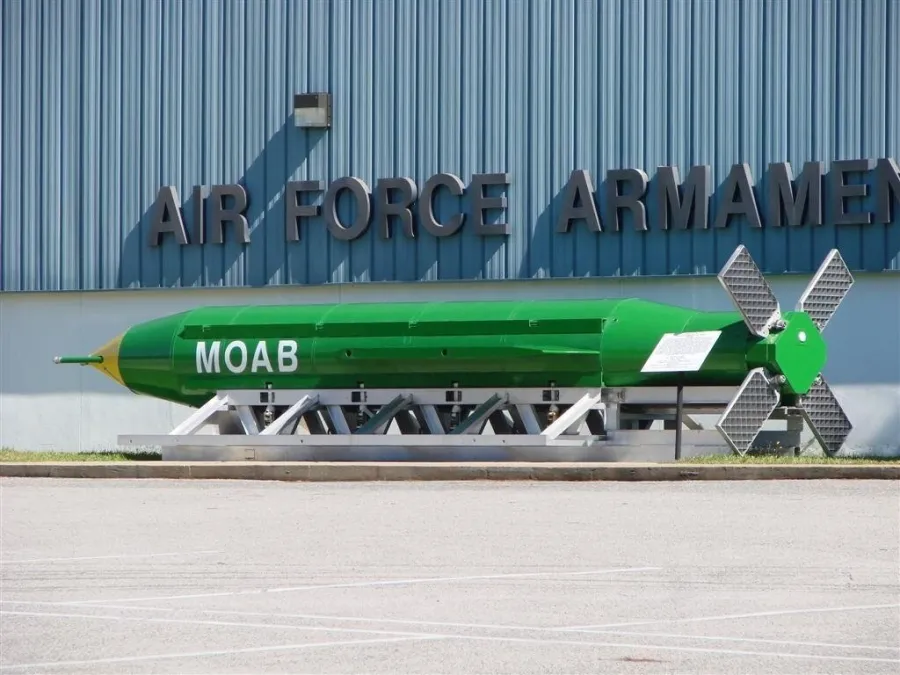 PIANI MILITARI USA PREVEDONO LA «MADRE DI TUTTE LE BOMBE» CONTRO L'IRAN