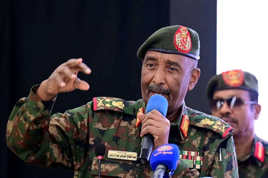 SUDAN, AL-BURHAN ORDINA UN'INCHIESTA SULL'UCCISIONE DI MINATORI AL CONFINE CON L'EGITTO